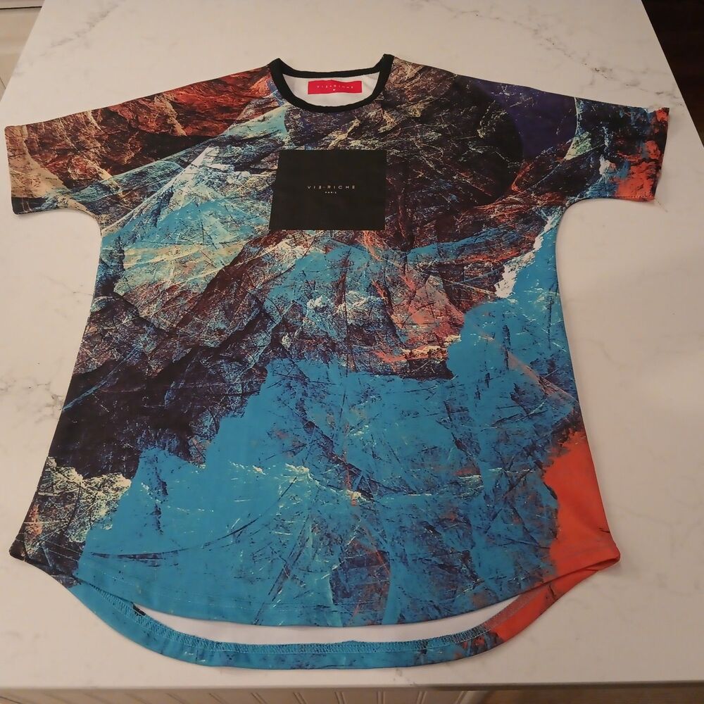 Vie + Riche Paris Abstract Color Camo Print Polyester T-Shirt Size Medium